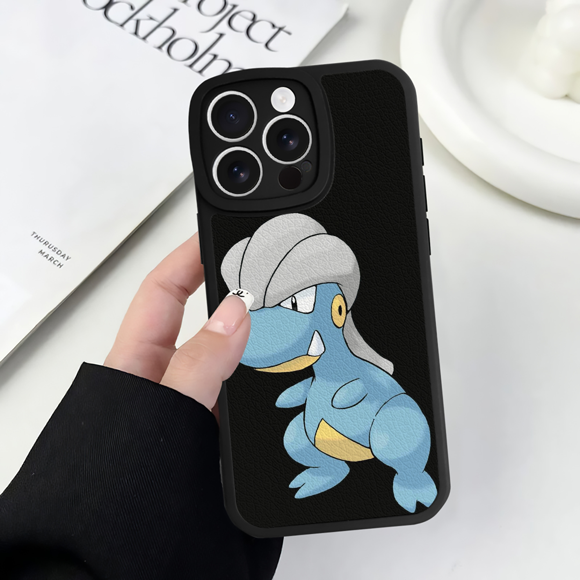 （画像用） ポケットモンスター Pokémon 【iPhone 16シリーズ対応】シリコンスマホケース（レザー調） 材質：シリコン